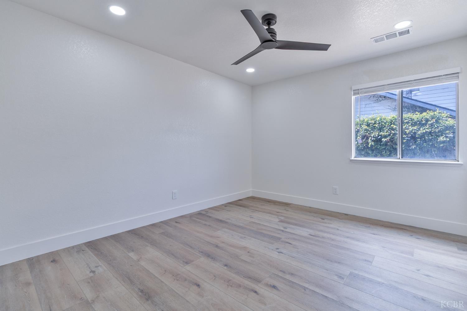 3711 W Victor Ave, Visalia, CA 93277