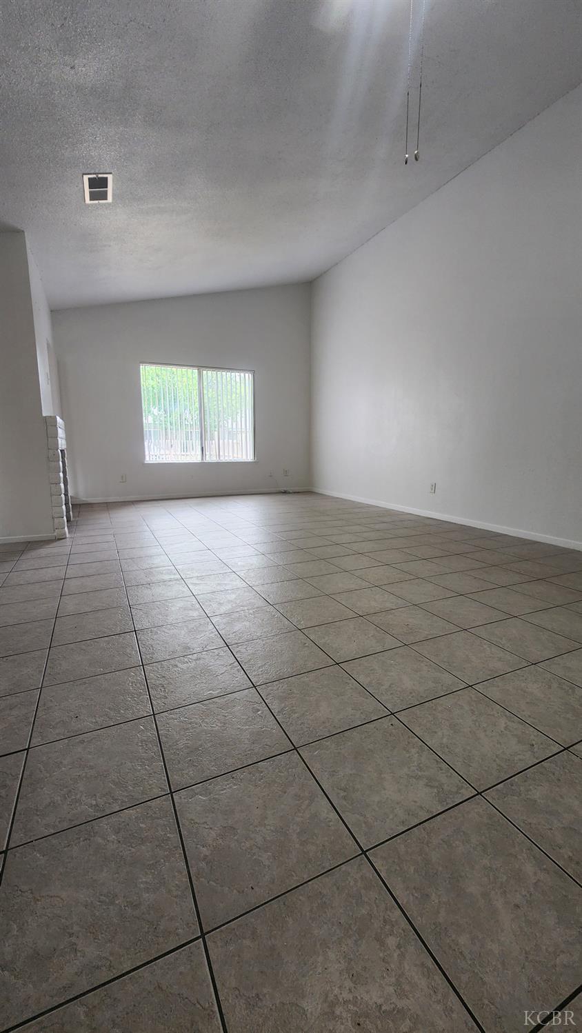 665 S Coalinga St S, Coalinga, CA 93210