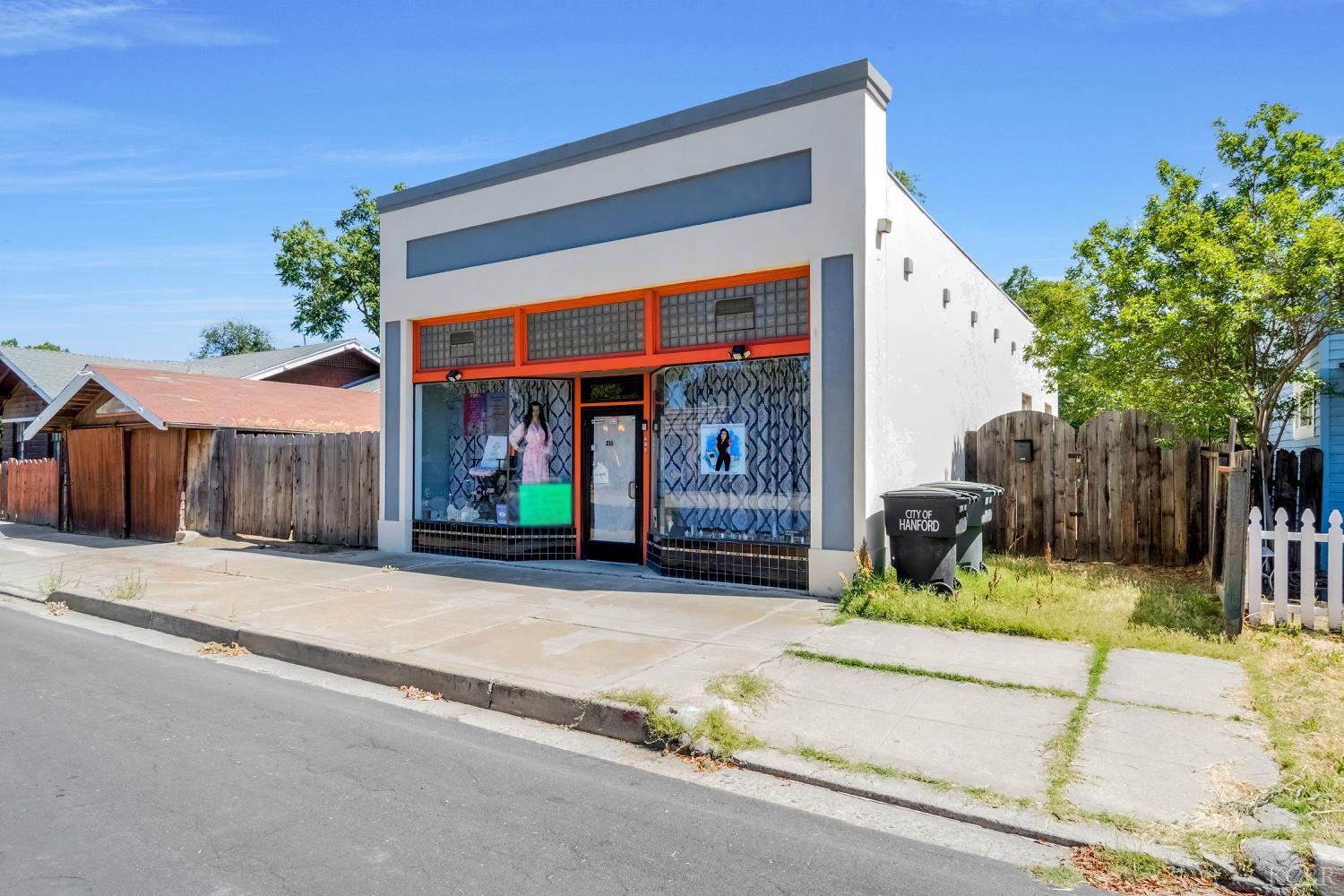 211 Keith St, Hanford, CA 93230