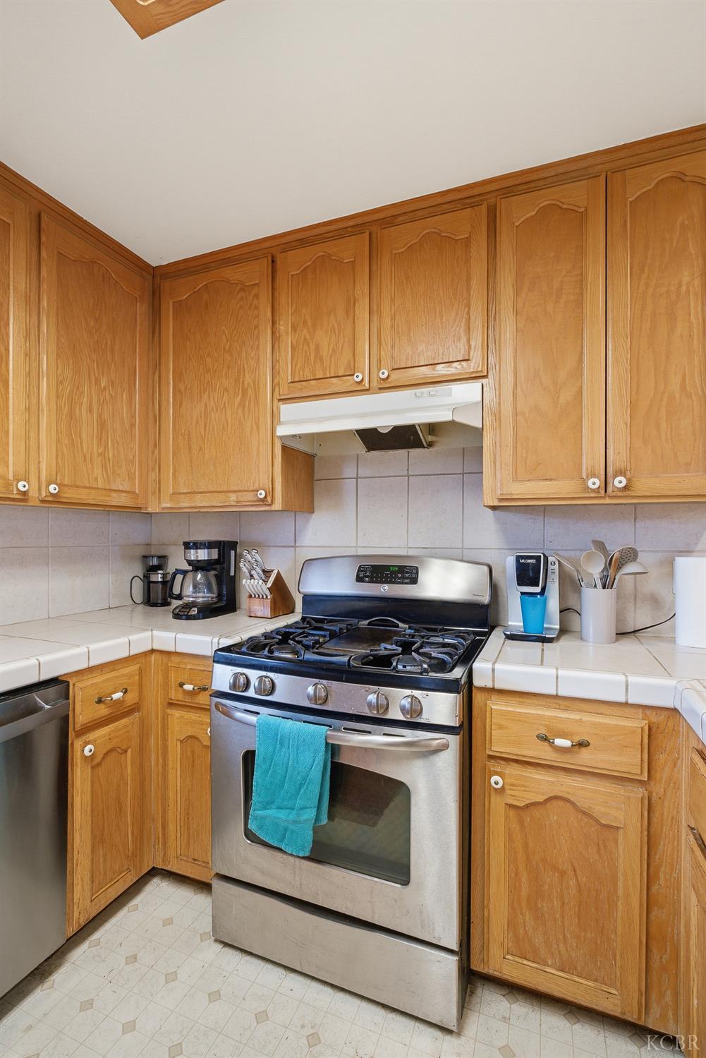 505 Westgate Pl, Lemoore, CA 93245