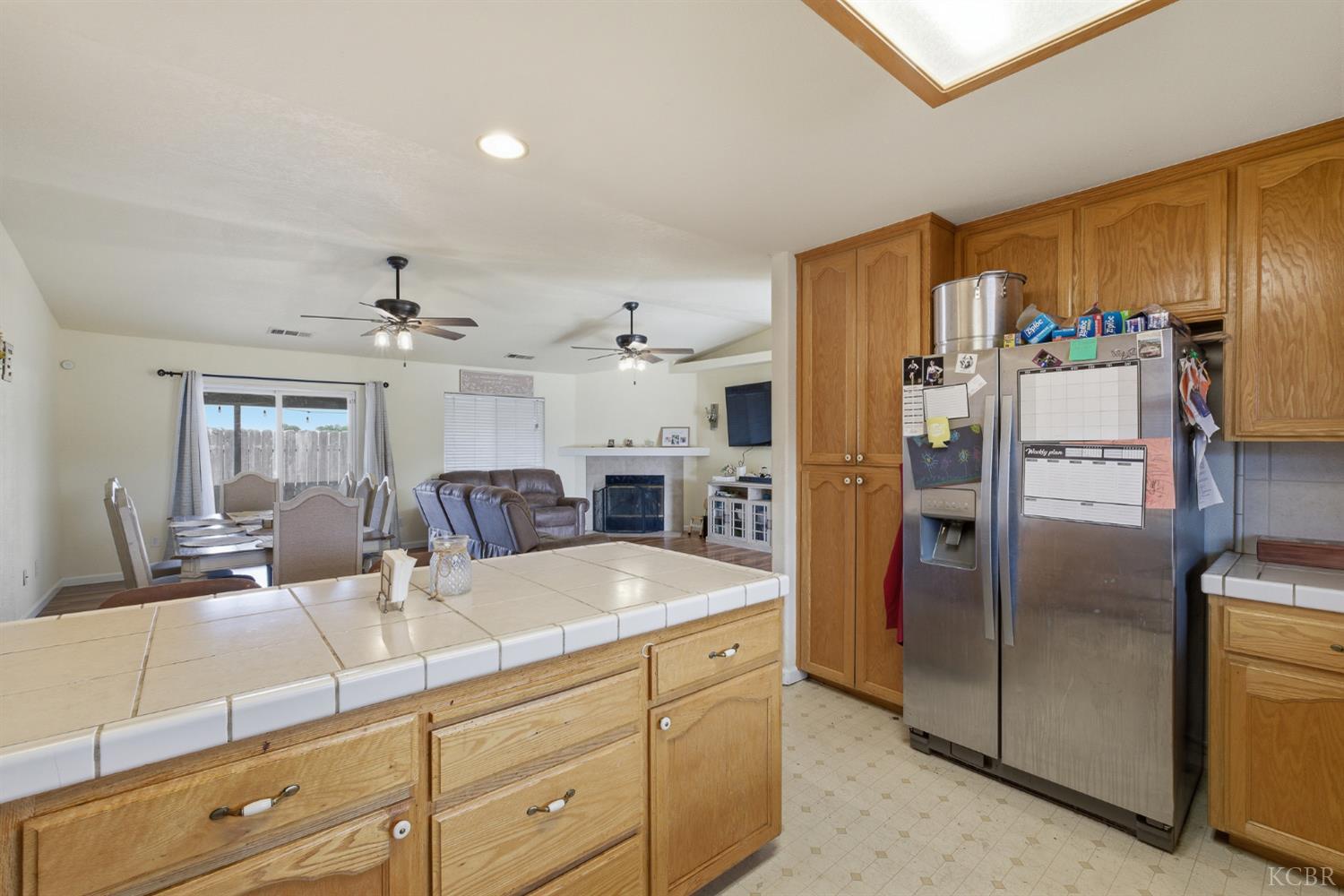 505 Westgate Pl, Lemoore, CA 93245