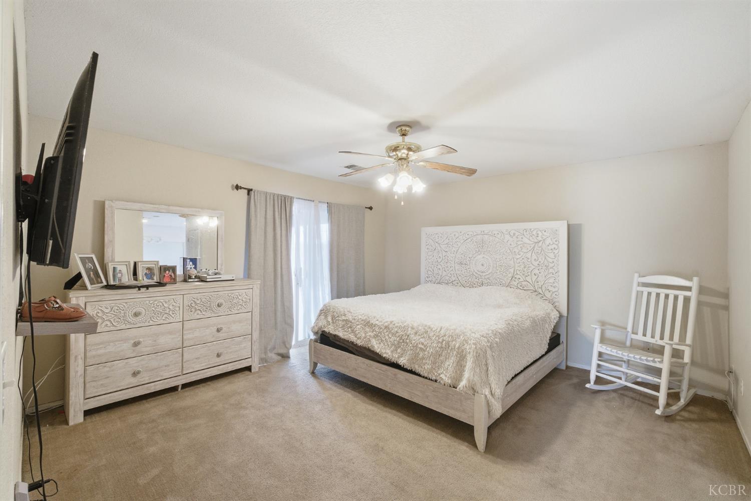 505 Westgate Pl, Lemoore, CA 93245