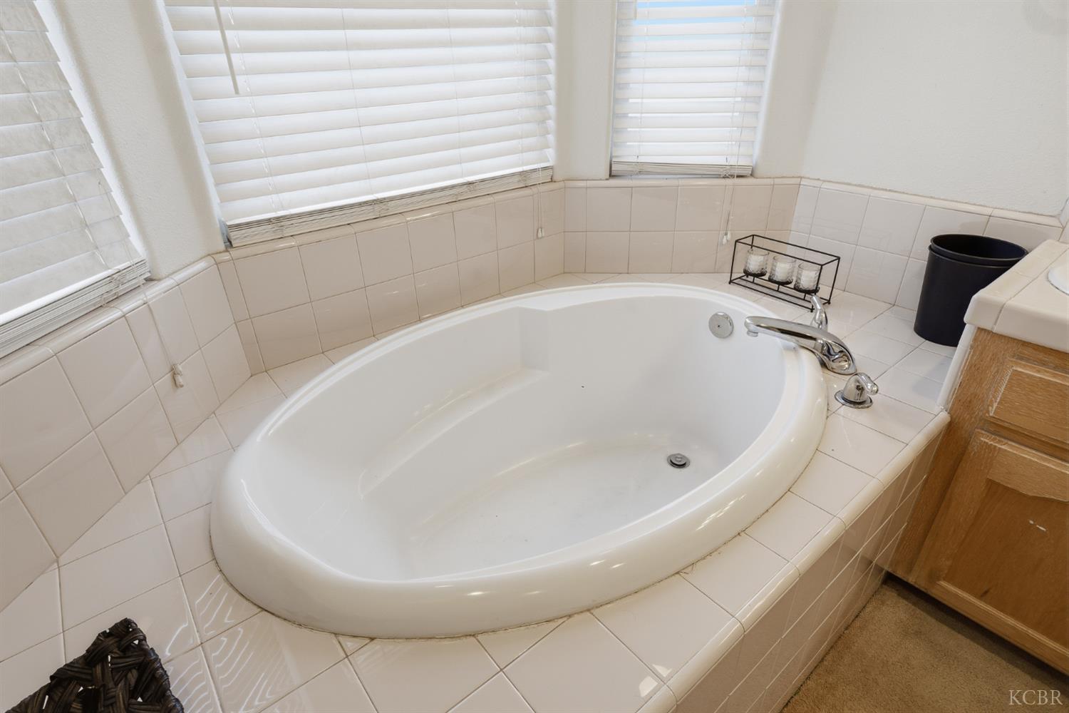 505 Westgate Pl, Lemoore, CA 93245