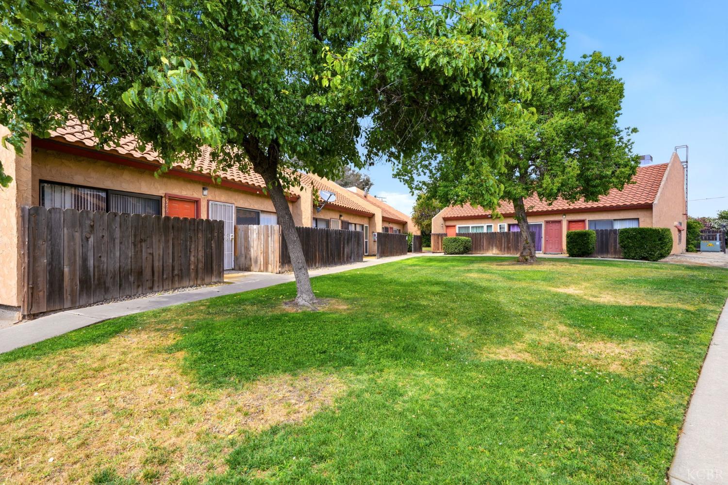 948 Greenfield Ave, Hanford, CA 93230