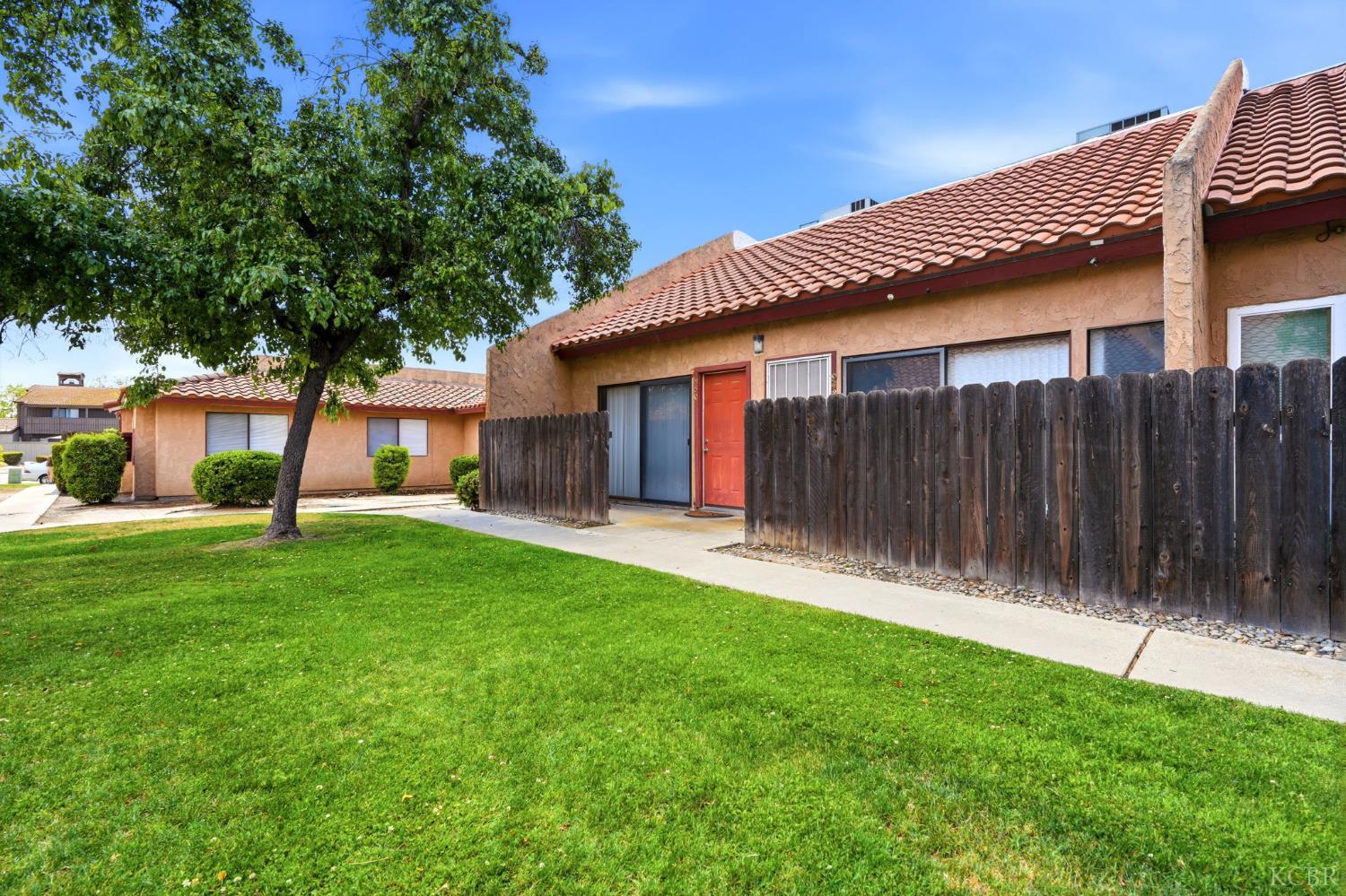 948 Greenfield Ave, Hanford, CA 93230