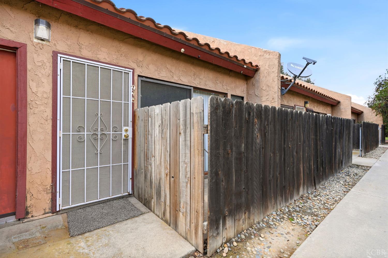 948 Greenfield Ave, Hanford, CA 93230