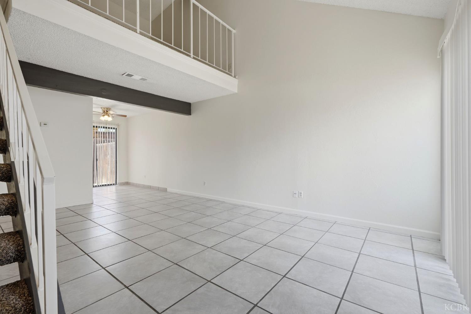 948 Greenfield Ave, Hanford, CA 93230