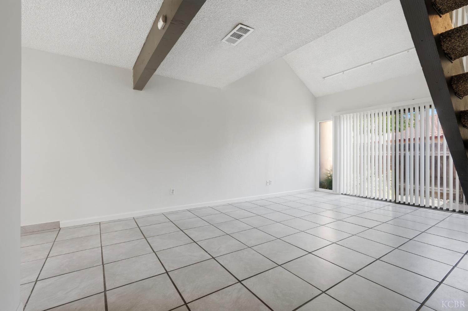 948 Greenfield Ave, Hanford, CA 93230