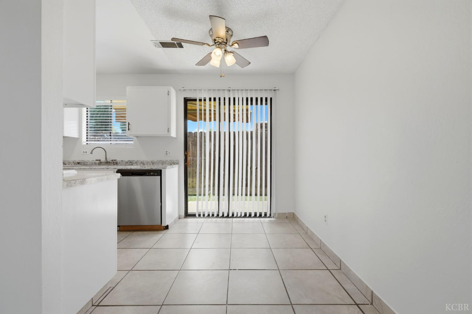 948 Greenfield Ave, Hanford, CA 93230