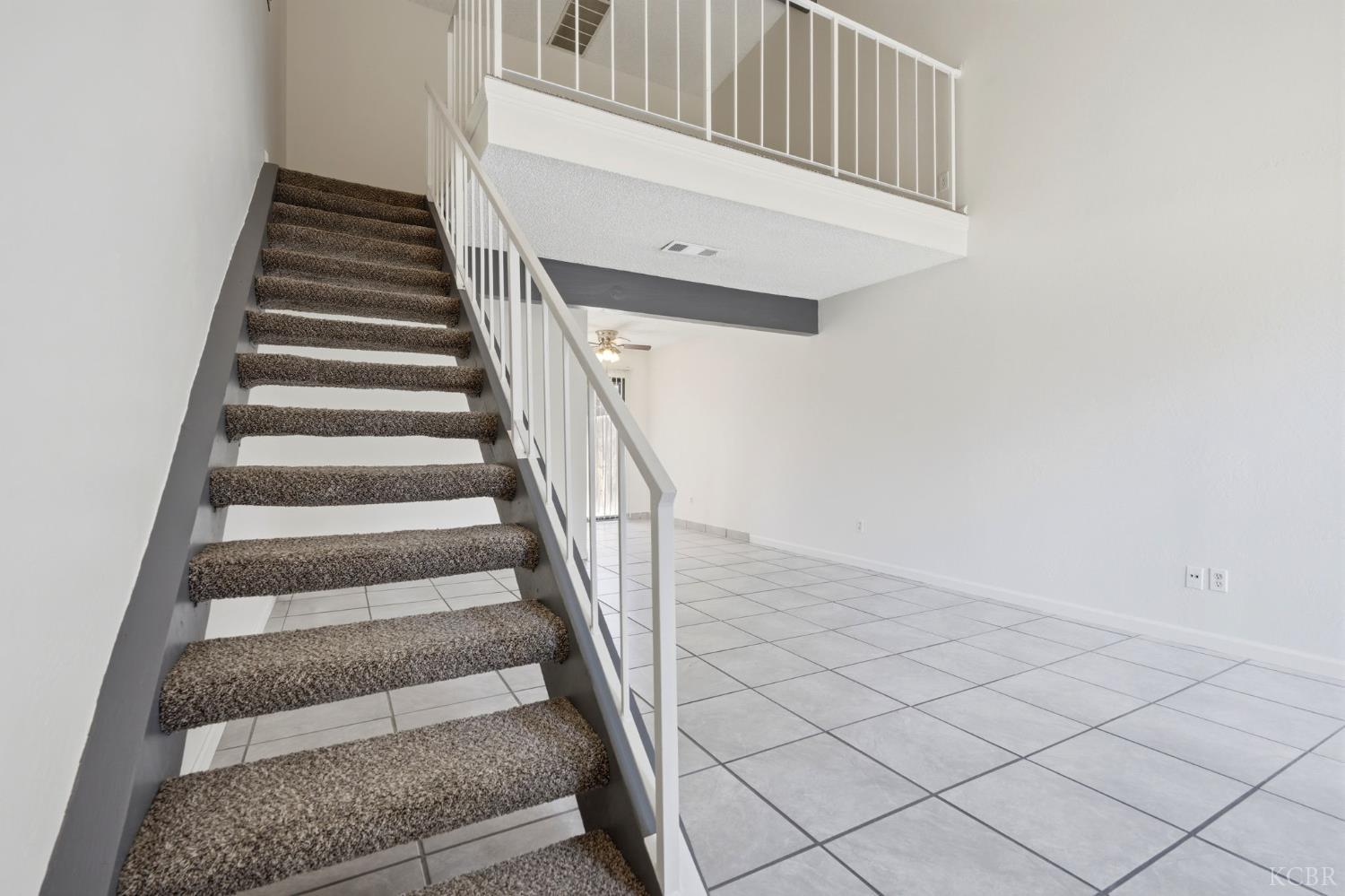 948 Greenfield Ave, Hanford, CA 93230