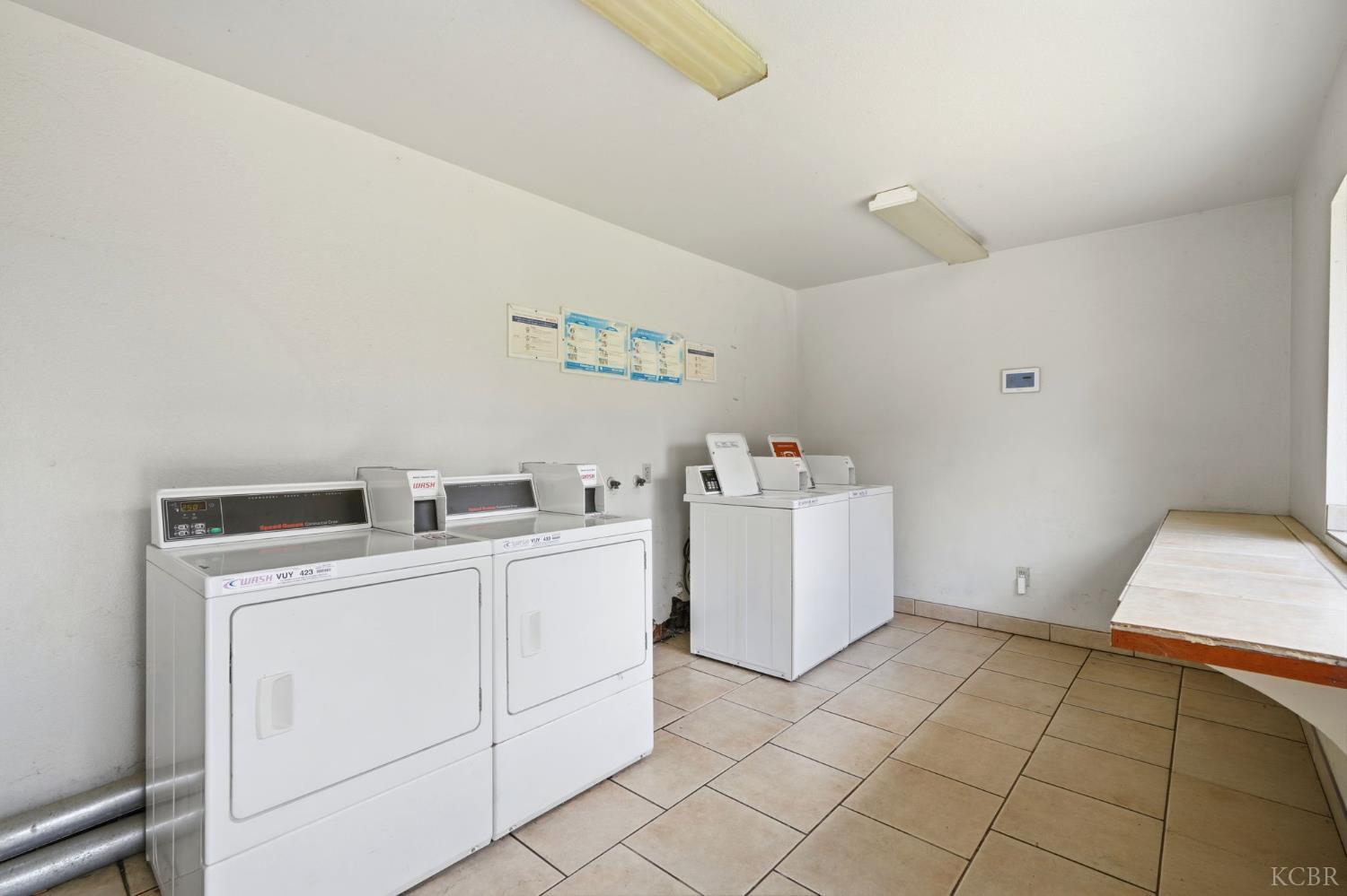 948 Greenfield Ave, Hanford, CA 93230