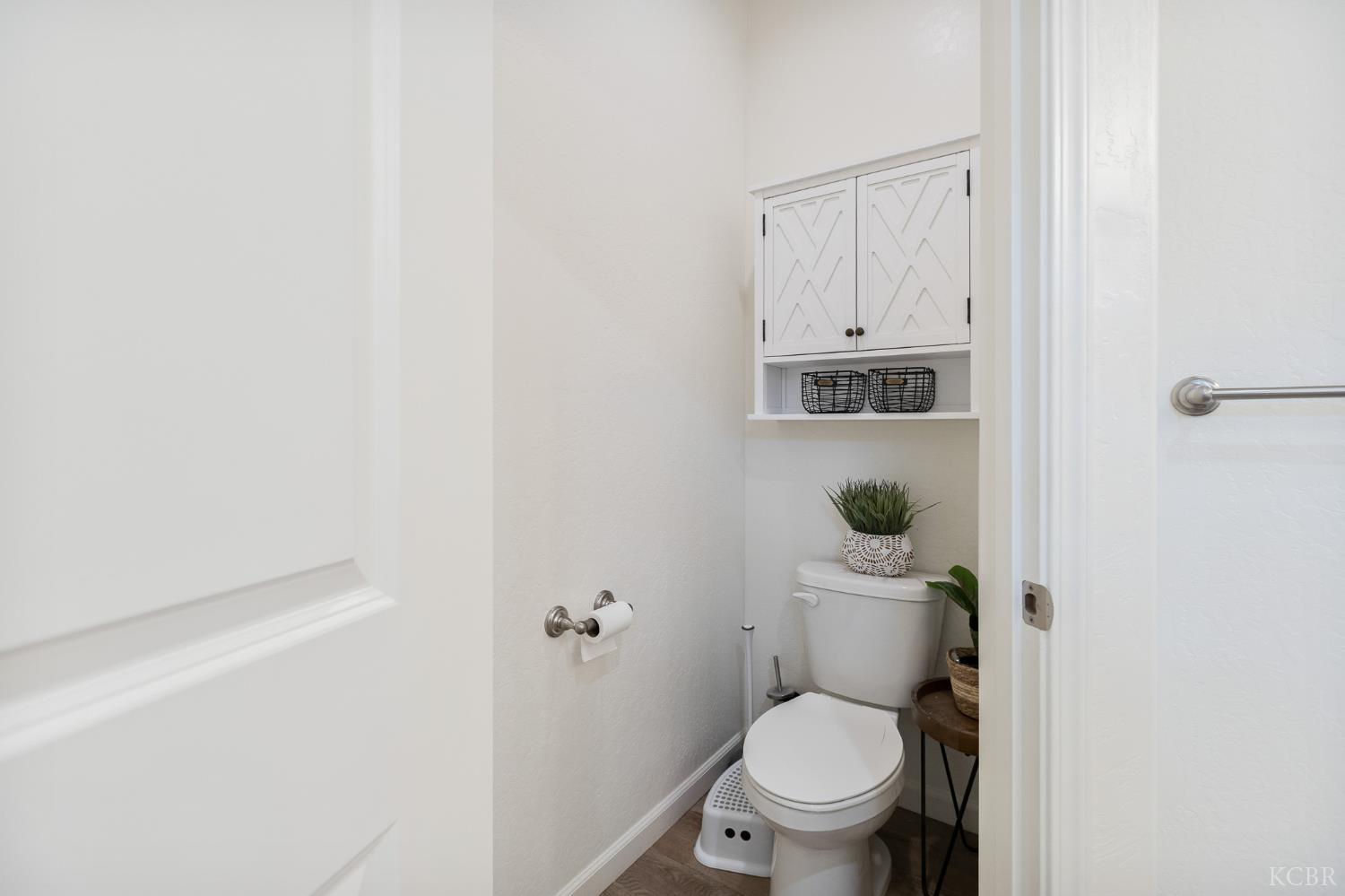 1371 W Sawtooth Pl, Hanford, CA 93230