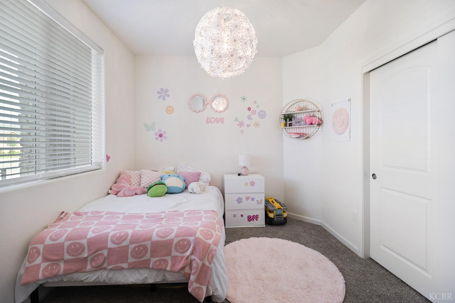 1371 W Sawtooth Pl, Hanford, CA 93230