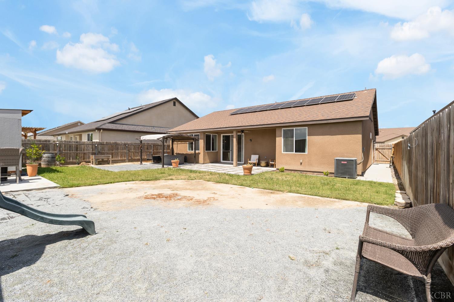 1371 W Sawtooth Pl, Hanford, CA 93230