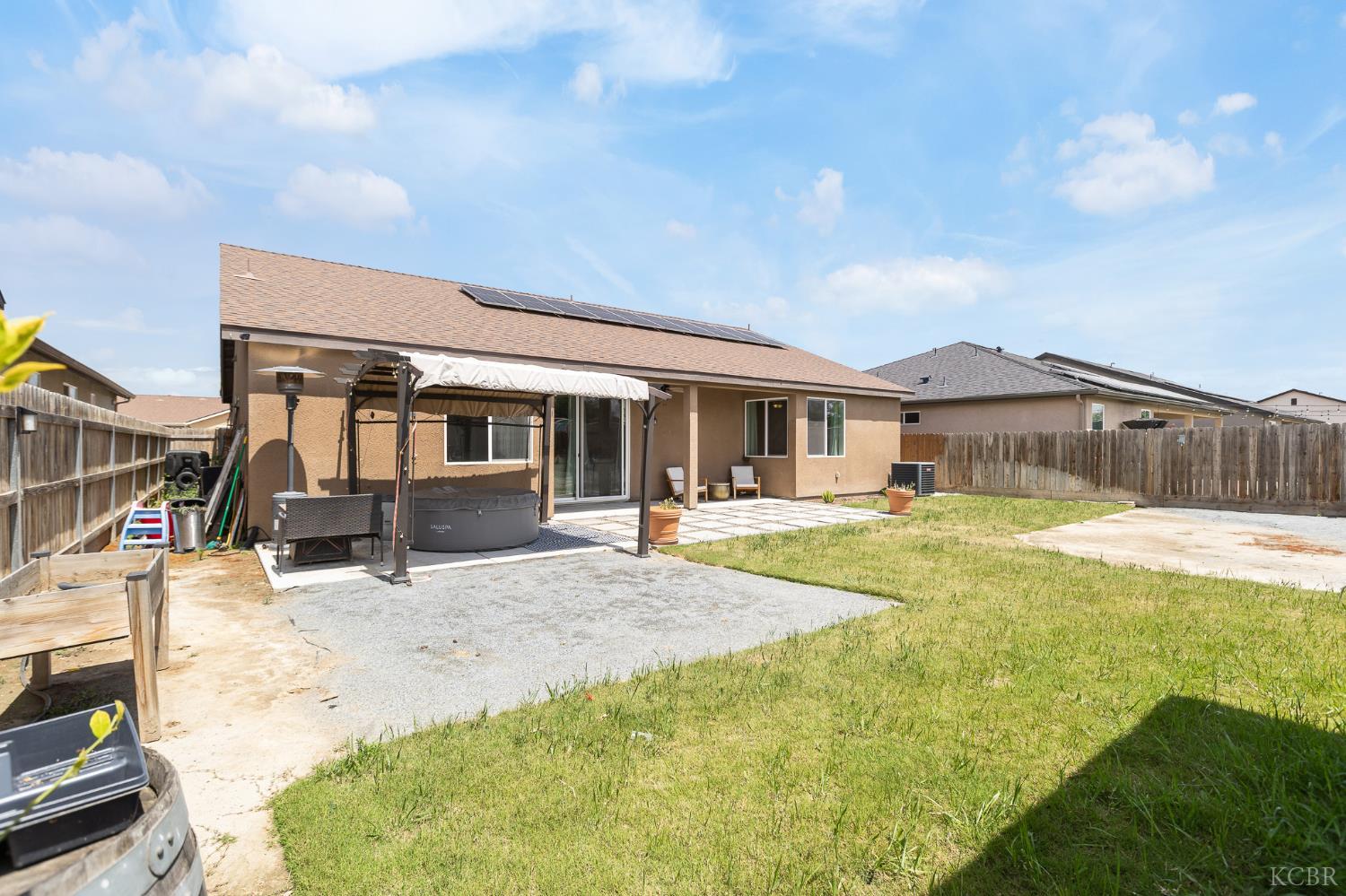 1371 W Sawtooth Pl, Hanford, CA 93230