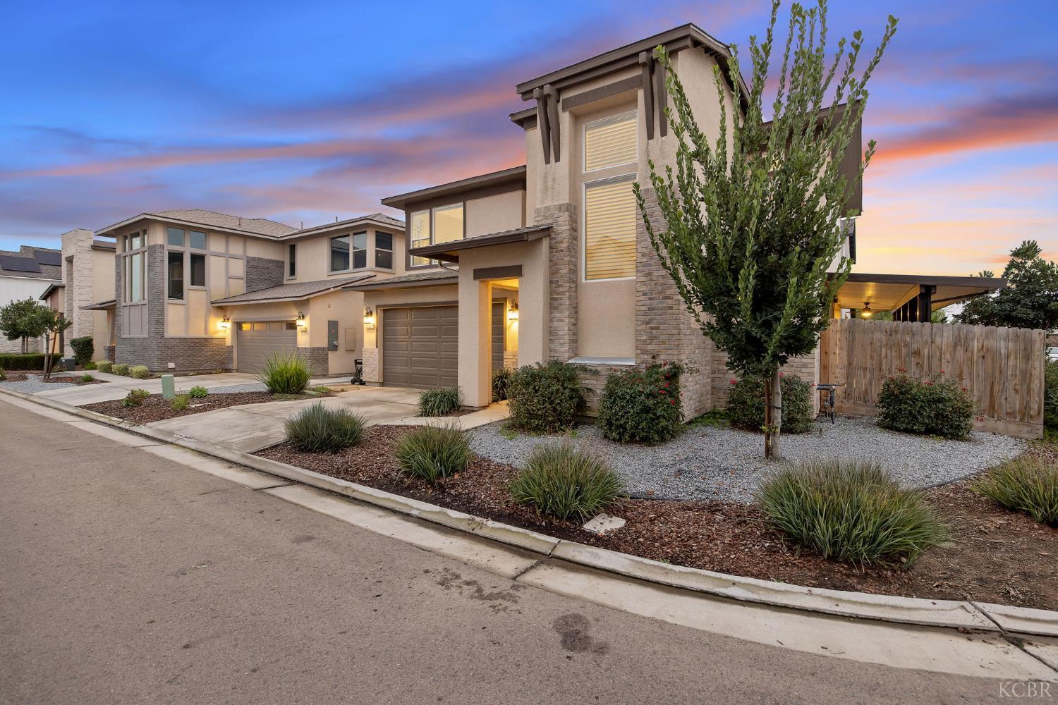 3433 W Milan Ave W, Visalia, CA 93277
