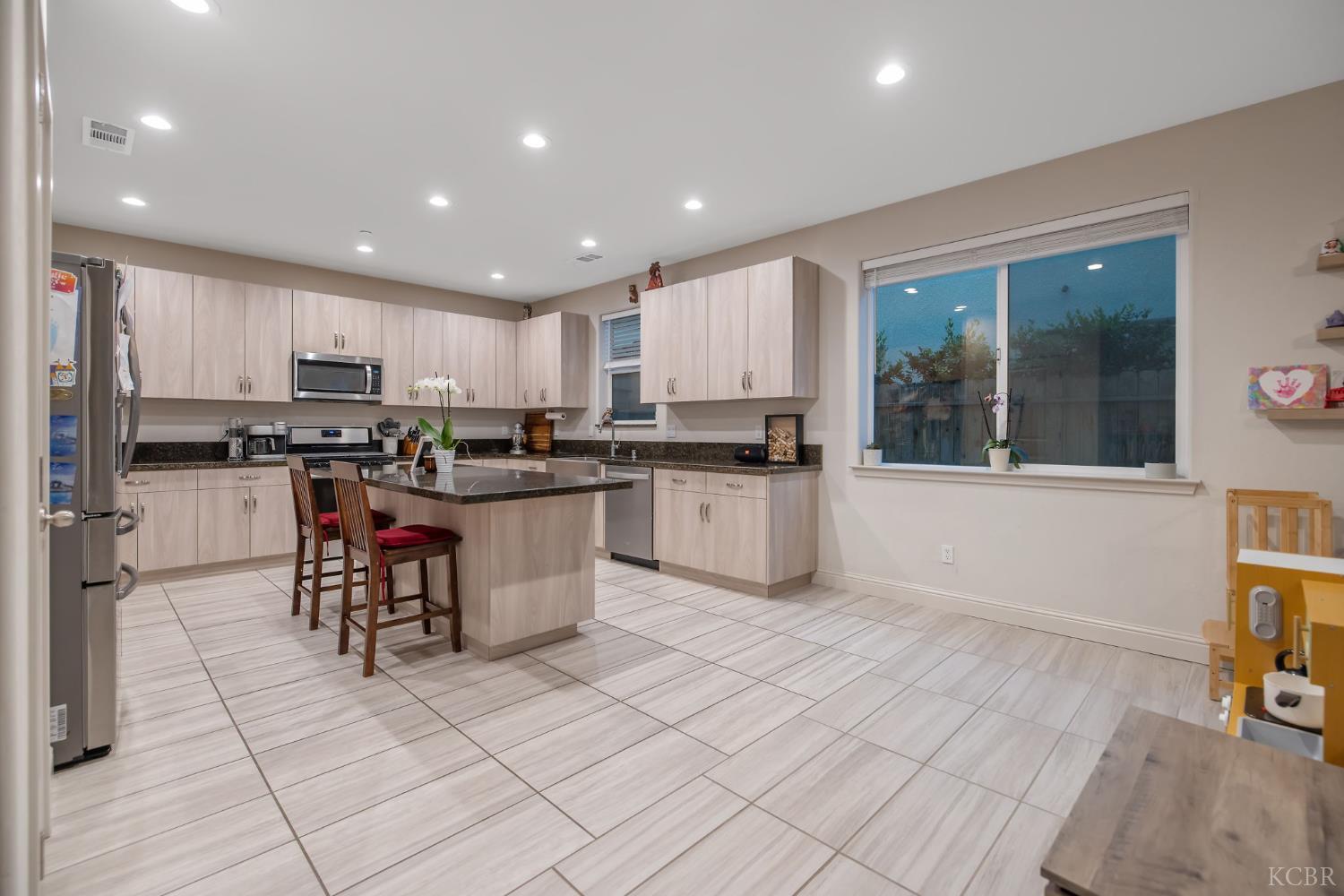 3433 W Milan Ave W, Visalia, CA 93277