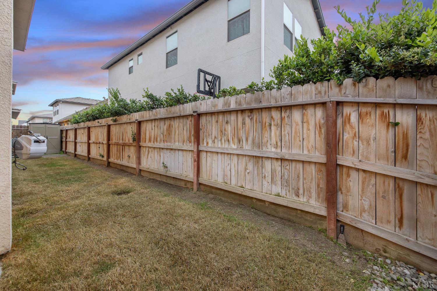 3433 W Milan Ave W, Visalia, CA 93277