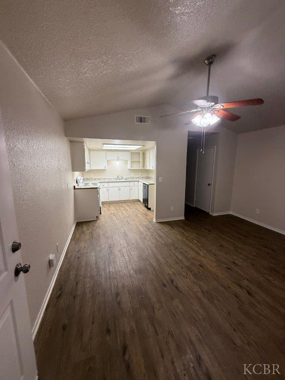 1405 E Cypress Ave, Reedley, CA 93654