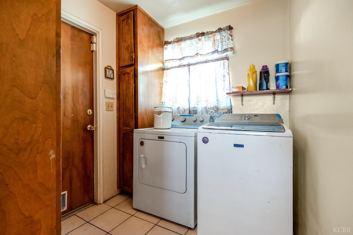 916 E Royal Ann Ave, Tulare, CA 93274