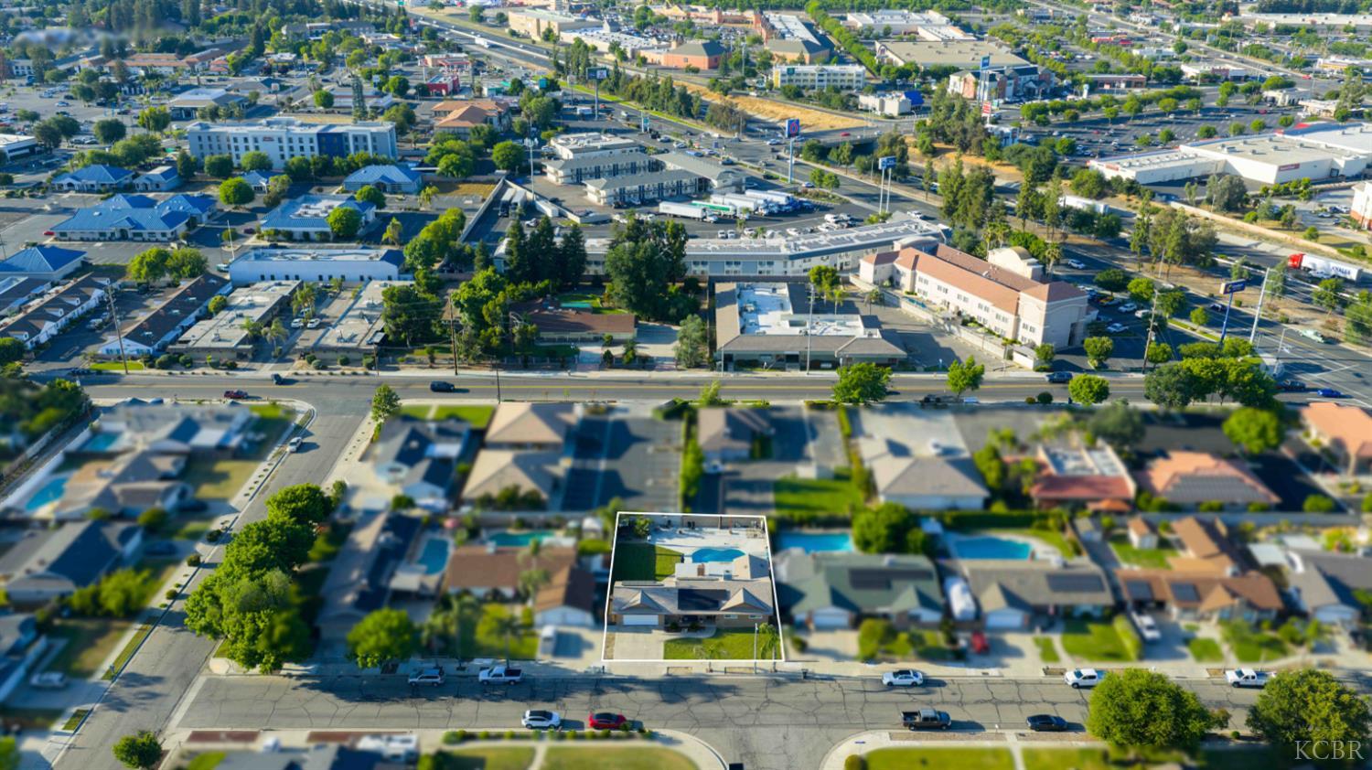 916 E Royal Ann Ave, Tulare, CA 93274