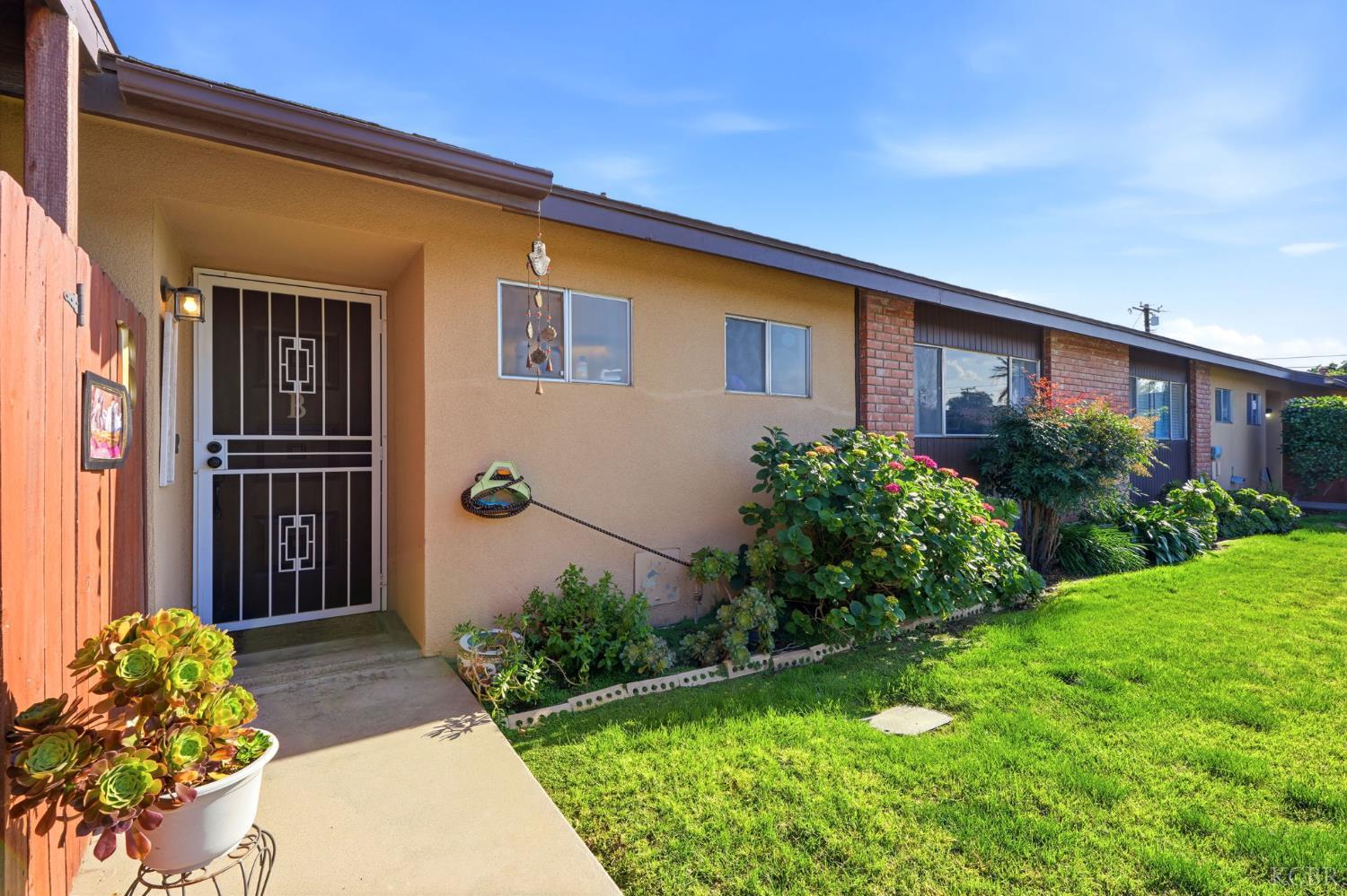 1923 #B Emma Lee Ln, Hanford, CA 93230
