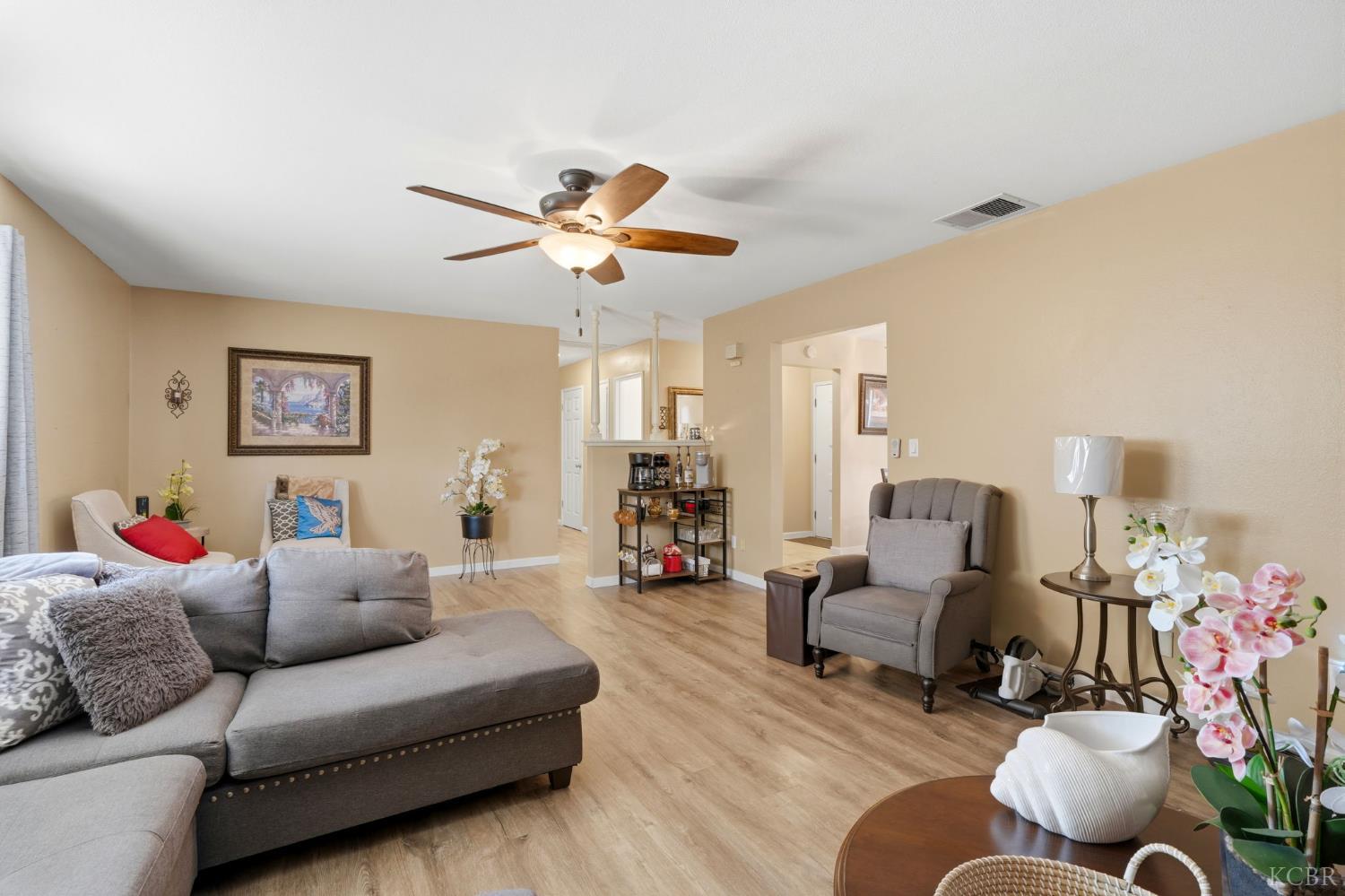 1923 #B Emma Lee Ln, Hanford, CA 93230