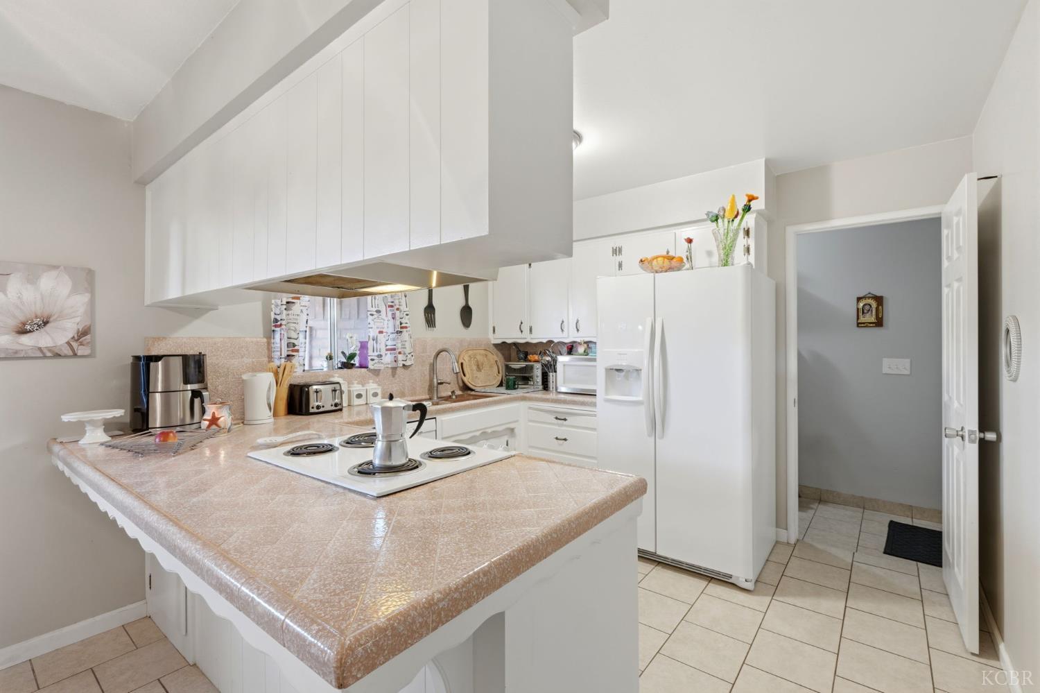 1923 #B Emma Lee Ln, Hanford, CA 93230