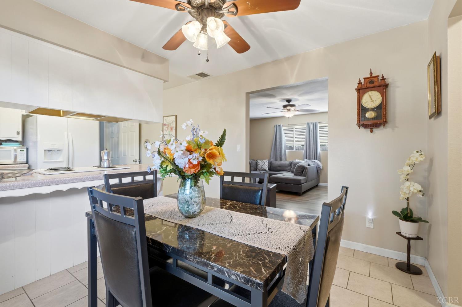 1923 #B Emma Lee Ln, Hanford, CA 93230