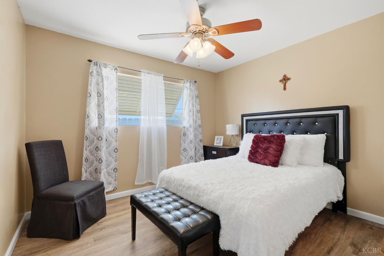 1923 #B Emma Lee Ln, Hanford, CA 93230