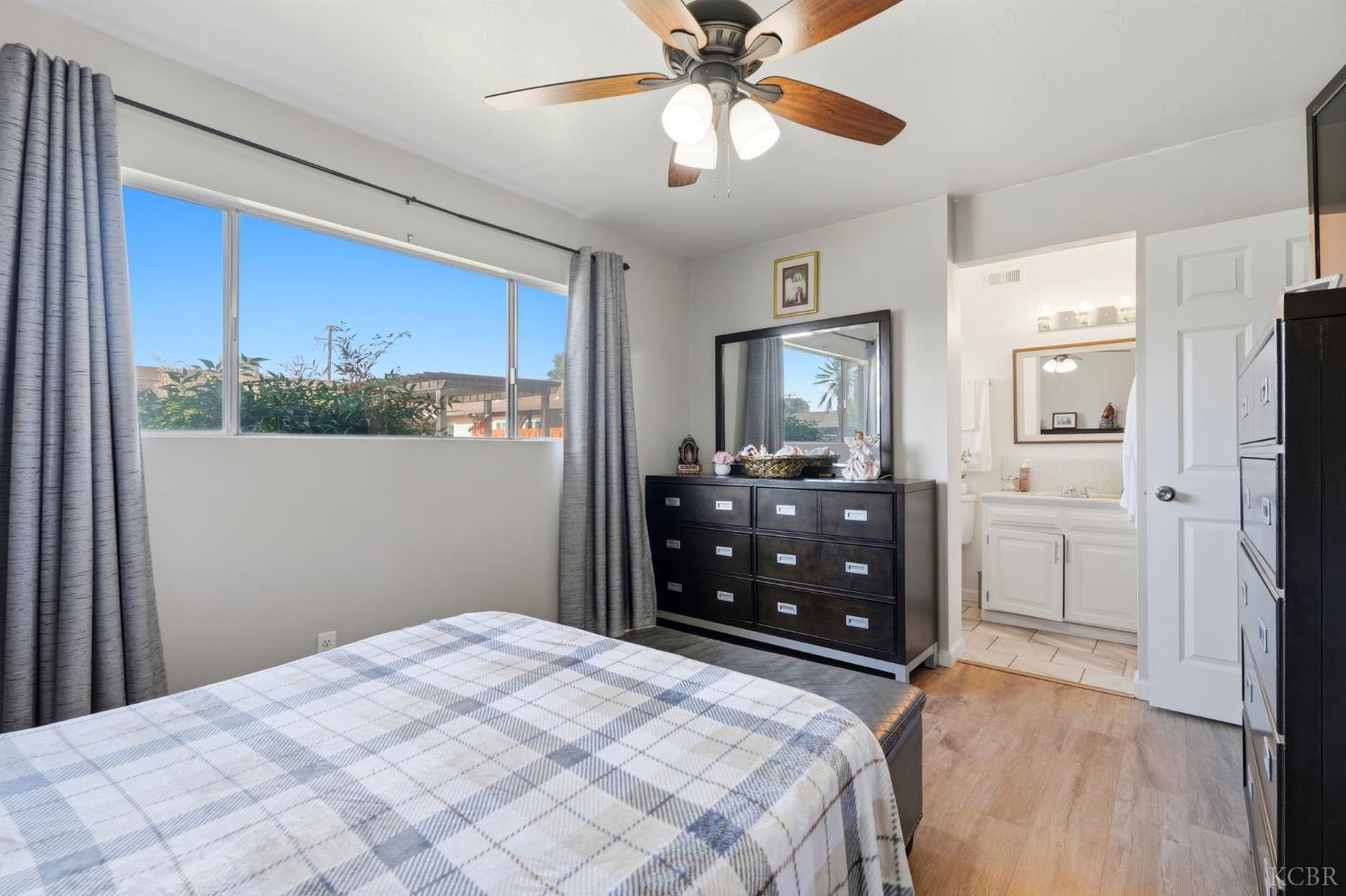 1923 #B Emma Lee Ln, Hanford, CA 93230