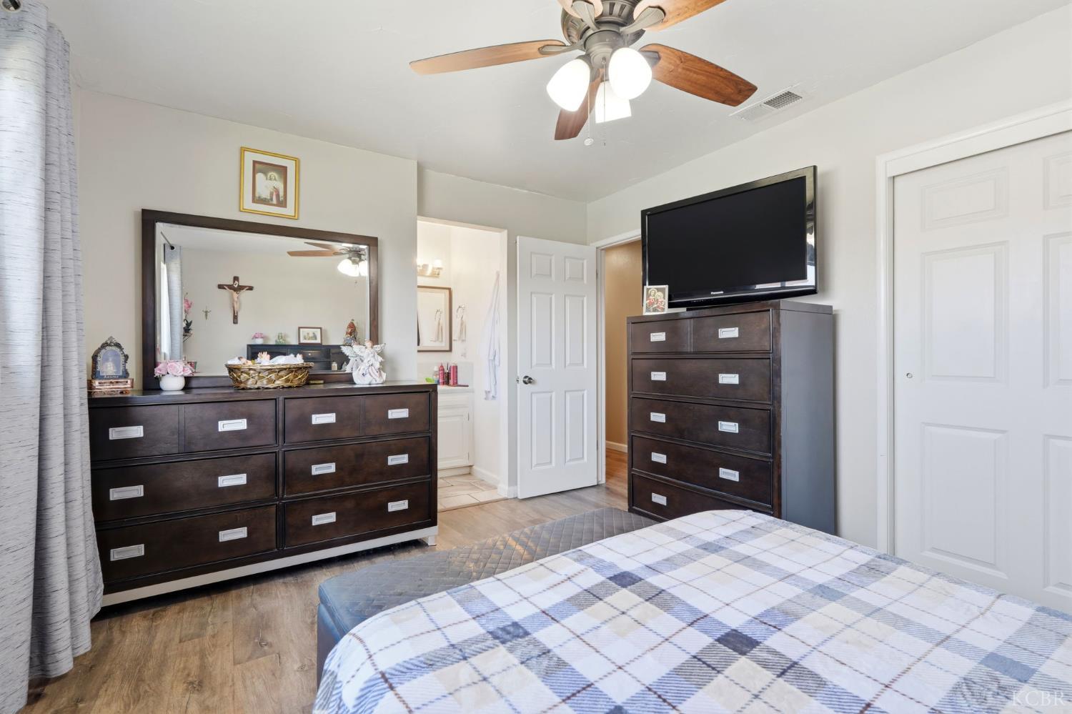 1923 #B Emma Lee Ln, Hanford, CA 93230
