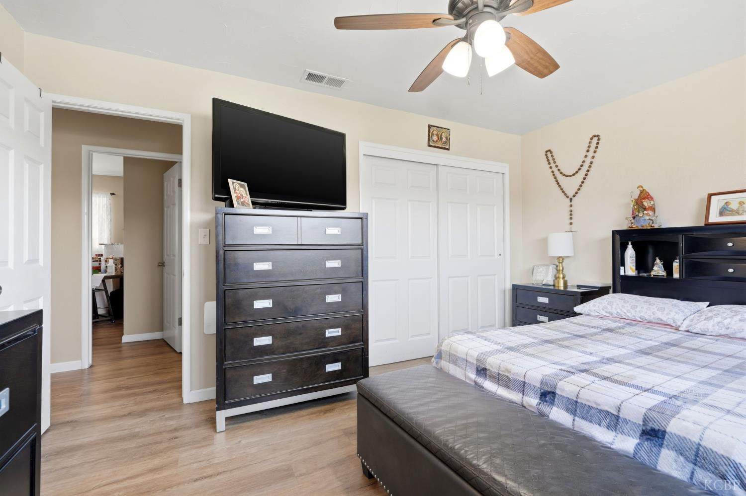 1923 #B Emma Lee Ln, Hanford, CA 93230