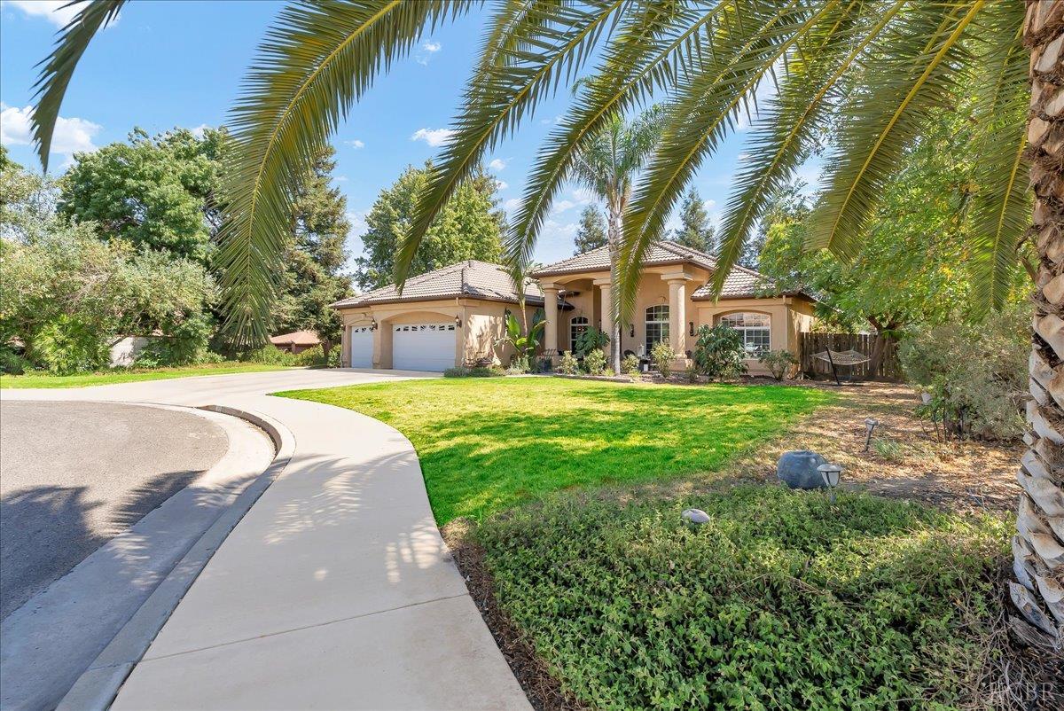 1189 E Fairhaven Ct, Porterville, CA 93257