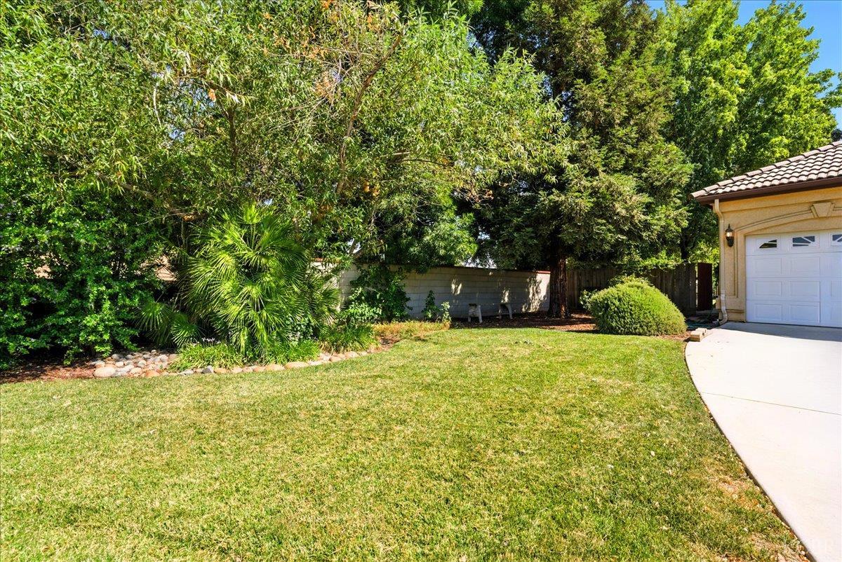 1189 E Fairhaven Ct, Porterville, CA 93257