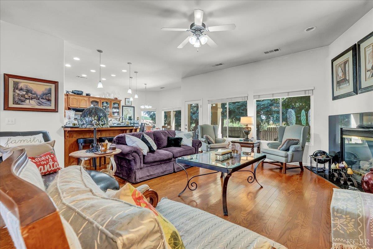 1189 E Fairhaven Ct, Porterville, CA 93257