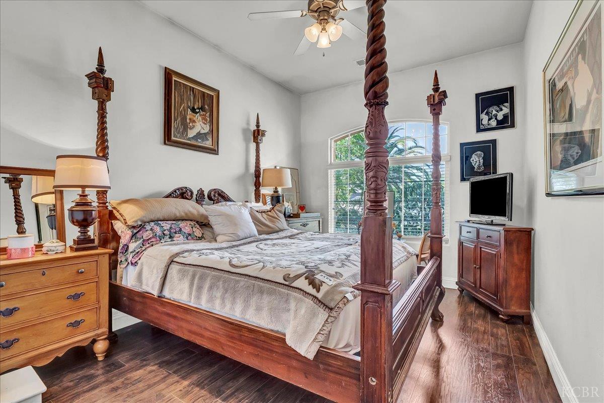 1189 E Fairhaven Ct, Porterville, CA 93257