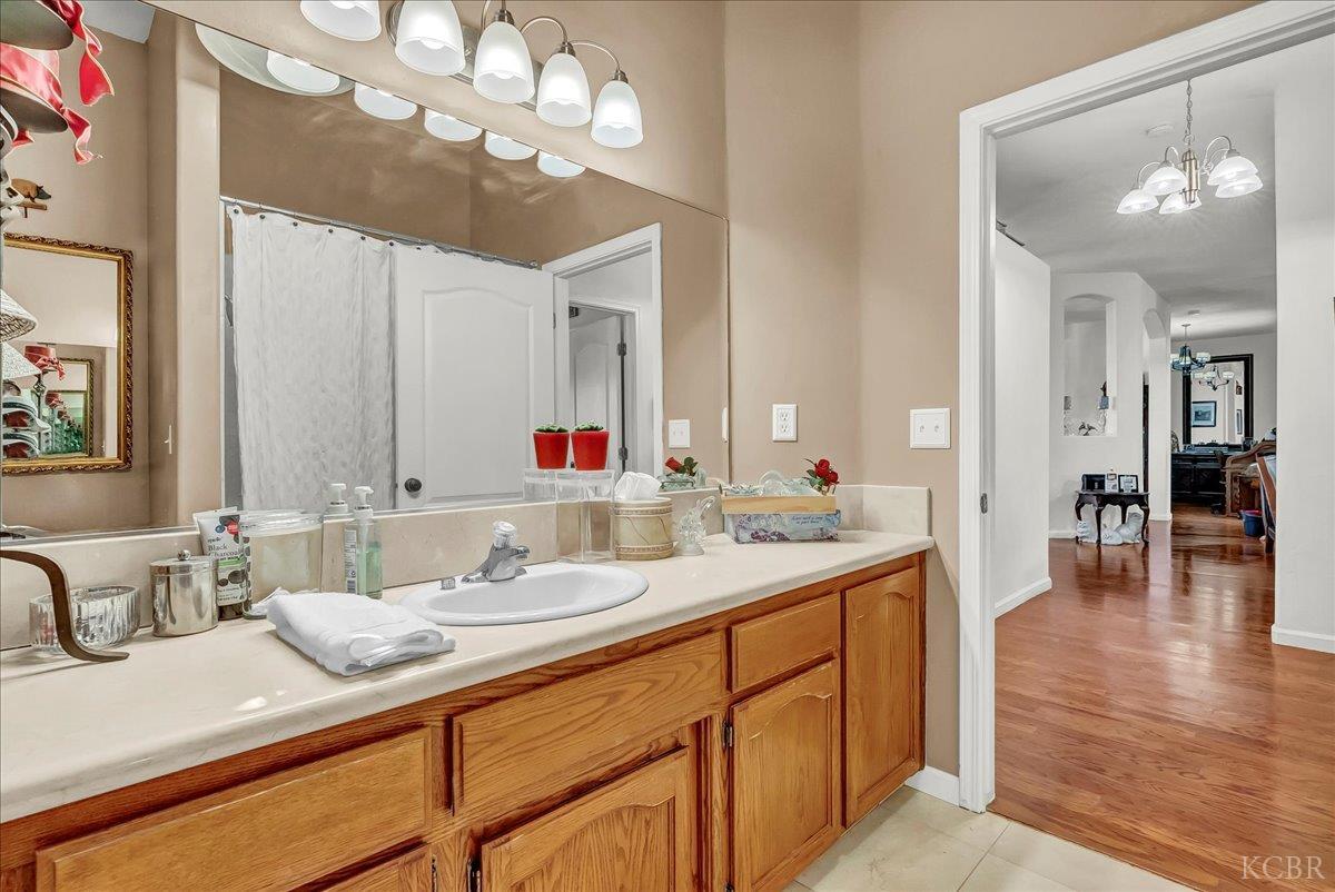 1189 E Fairhaven Ct, Porterville, CA 93257