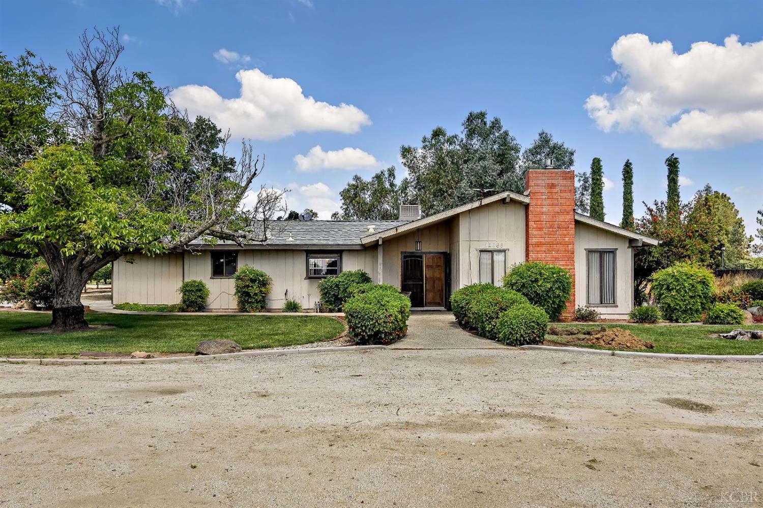 12066 Excelsior Ave, Hanford, CA 93230
