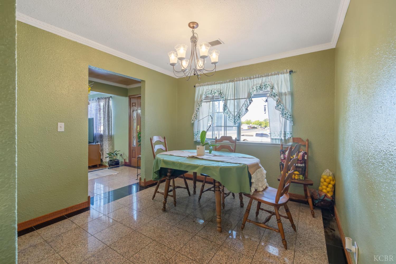 11 S Byron, Lemoore, CA 93245