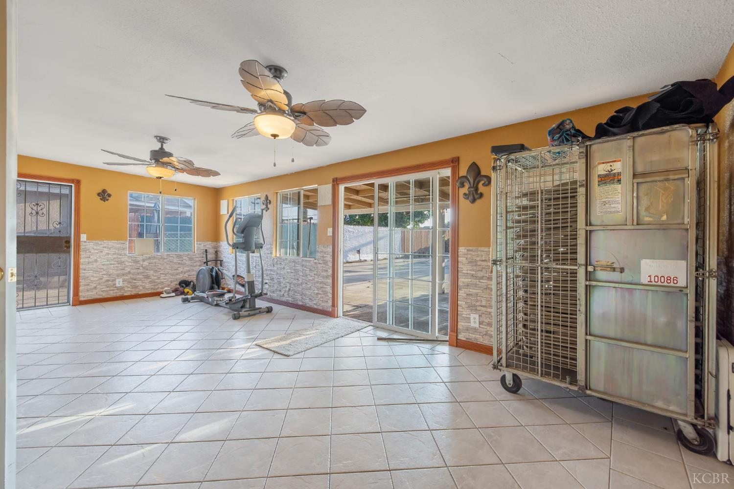 11 S Byron, Lemoore, CA 93245