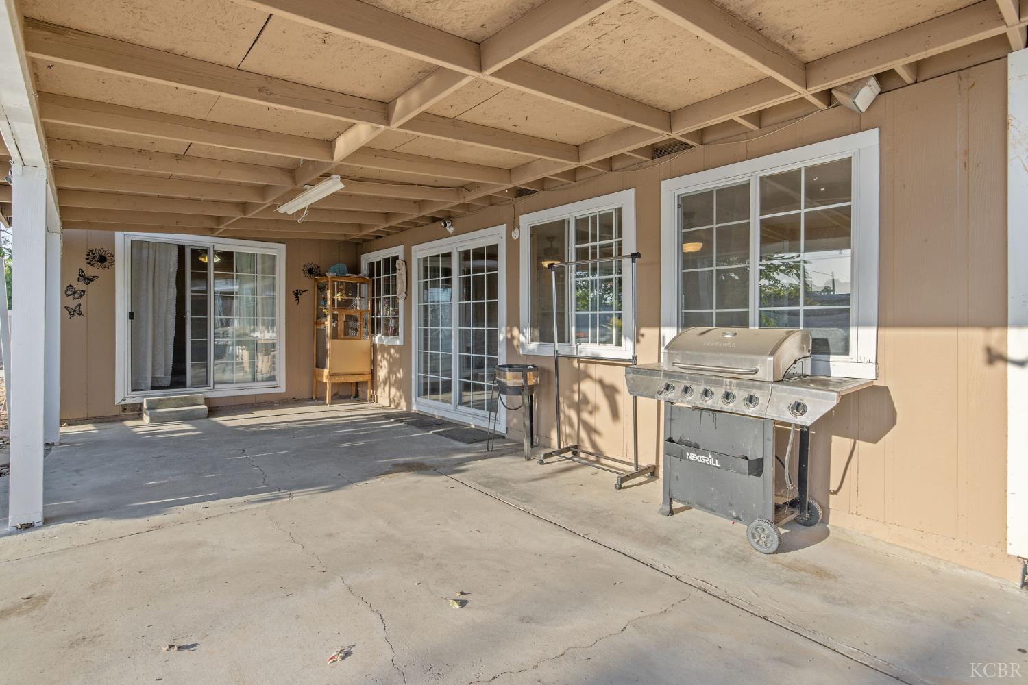 11 S Byron, Lemoore, CA 93245