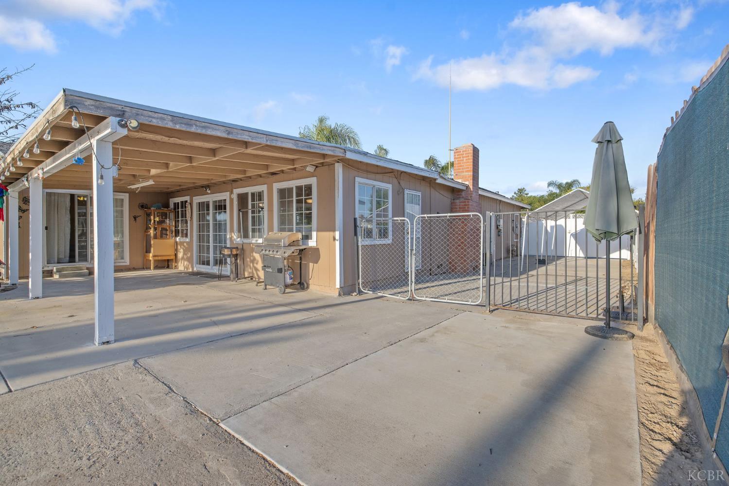 11 S Byron, Lemoore, CA 93245