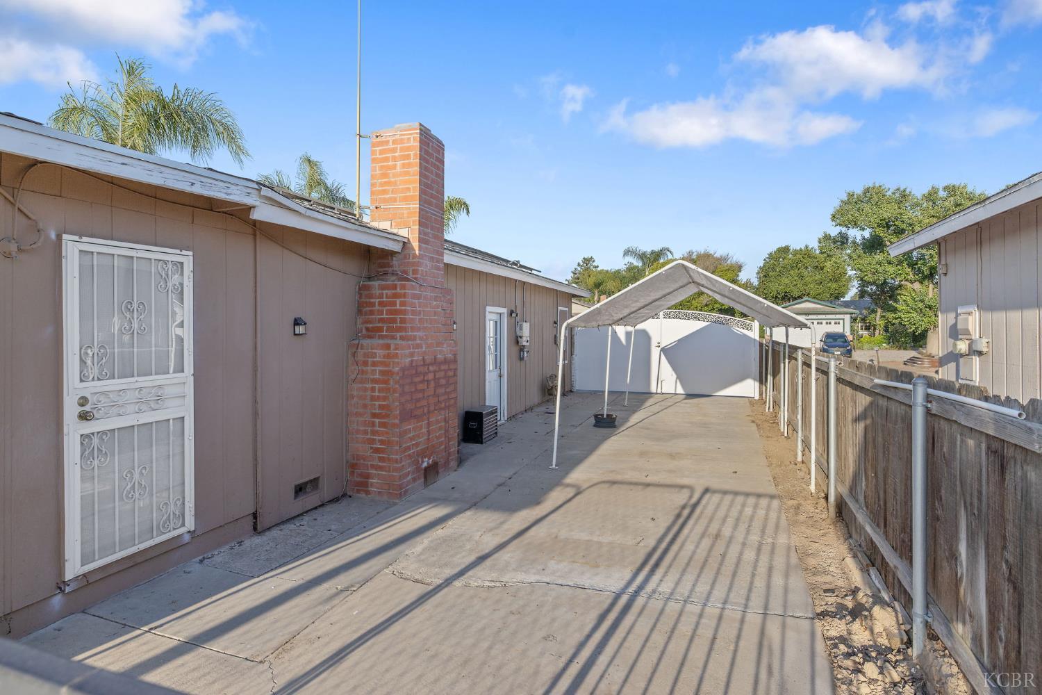 11 S Byron, Lemoore, CA 93245