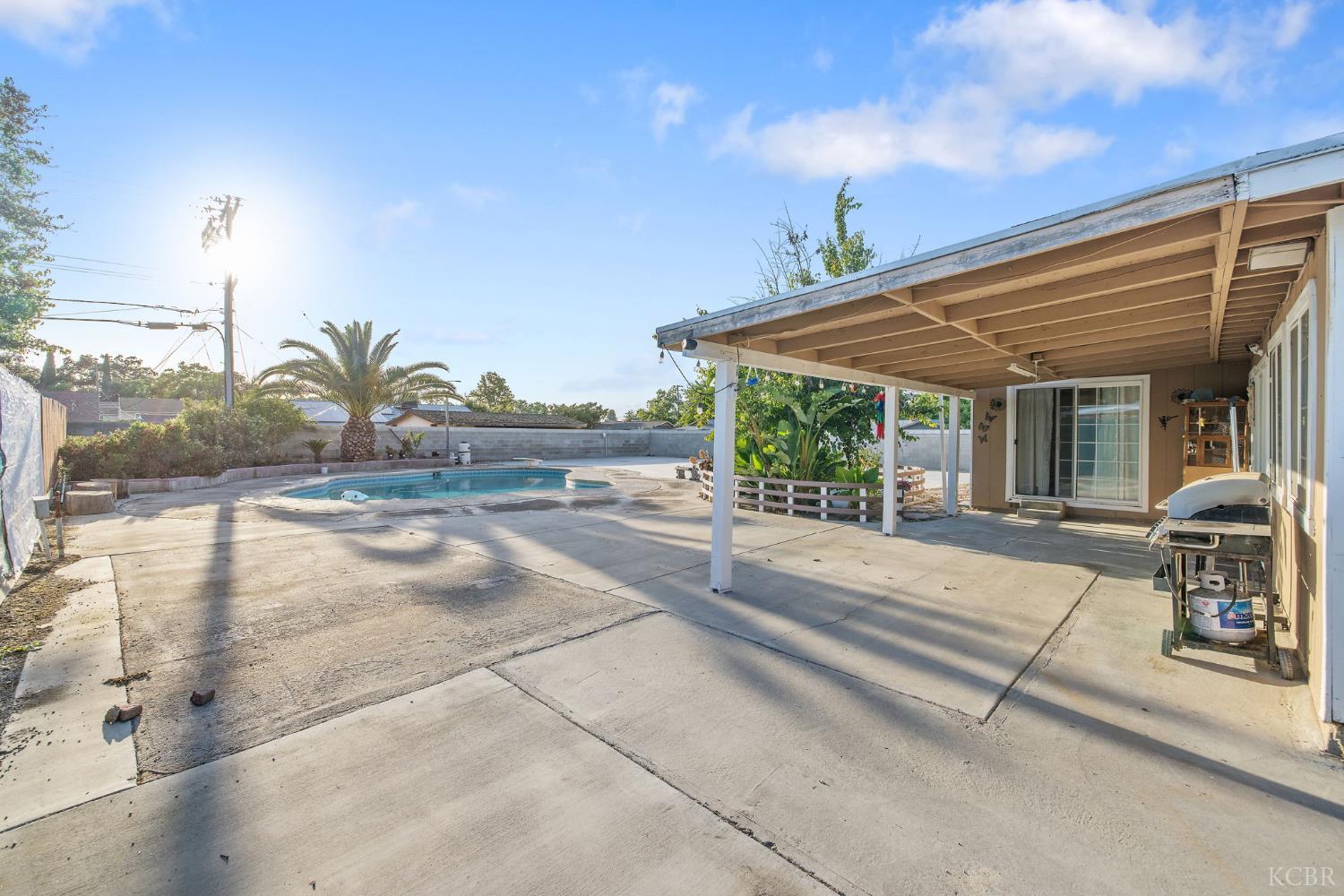 11 S Byron, Lemoore, CA 93245