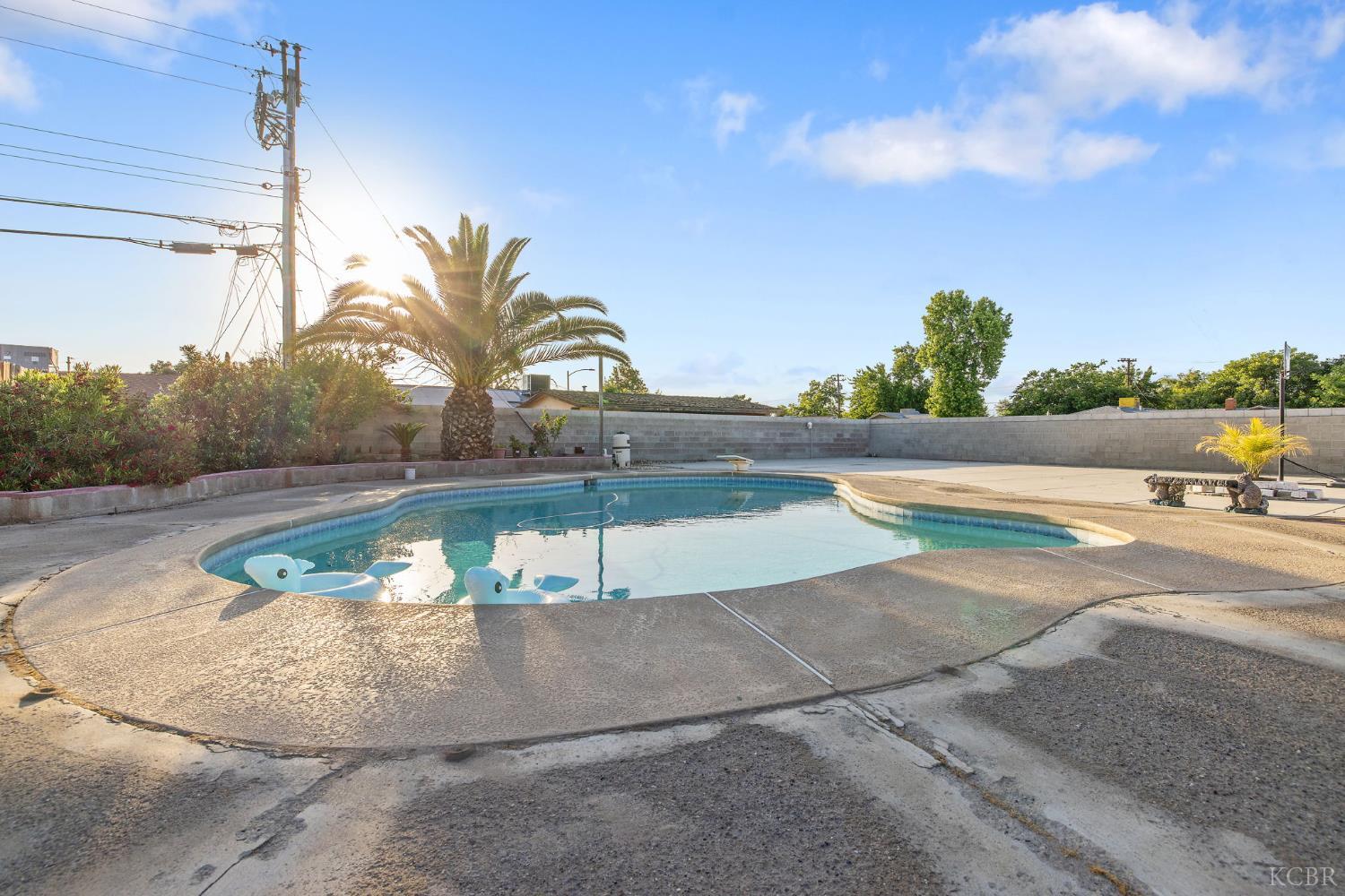 11 S Byron, Lemoore, CA 93245