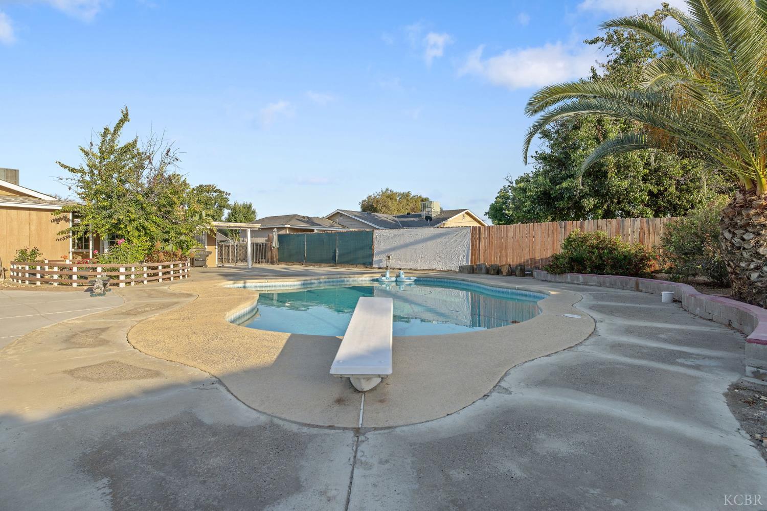 11 S Byron, Lemoore, CA 93245