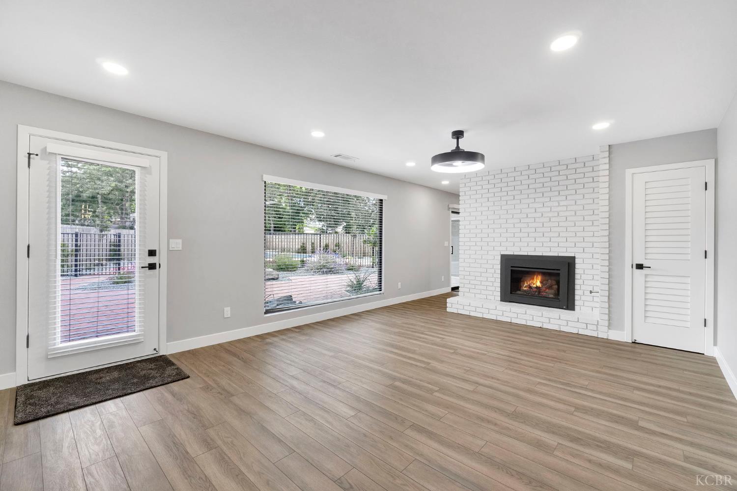 2344 Magnolia Ct, Hanford, CA 93230