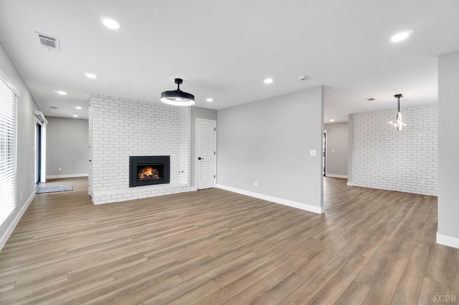 2344 Magnolia Ct, Hanford, CA 93230