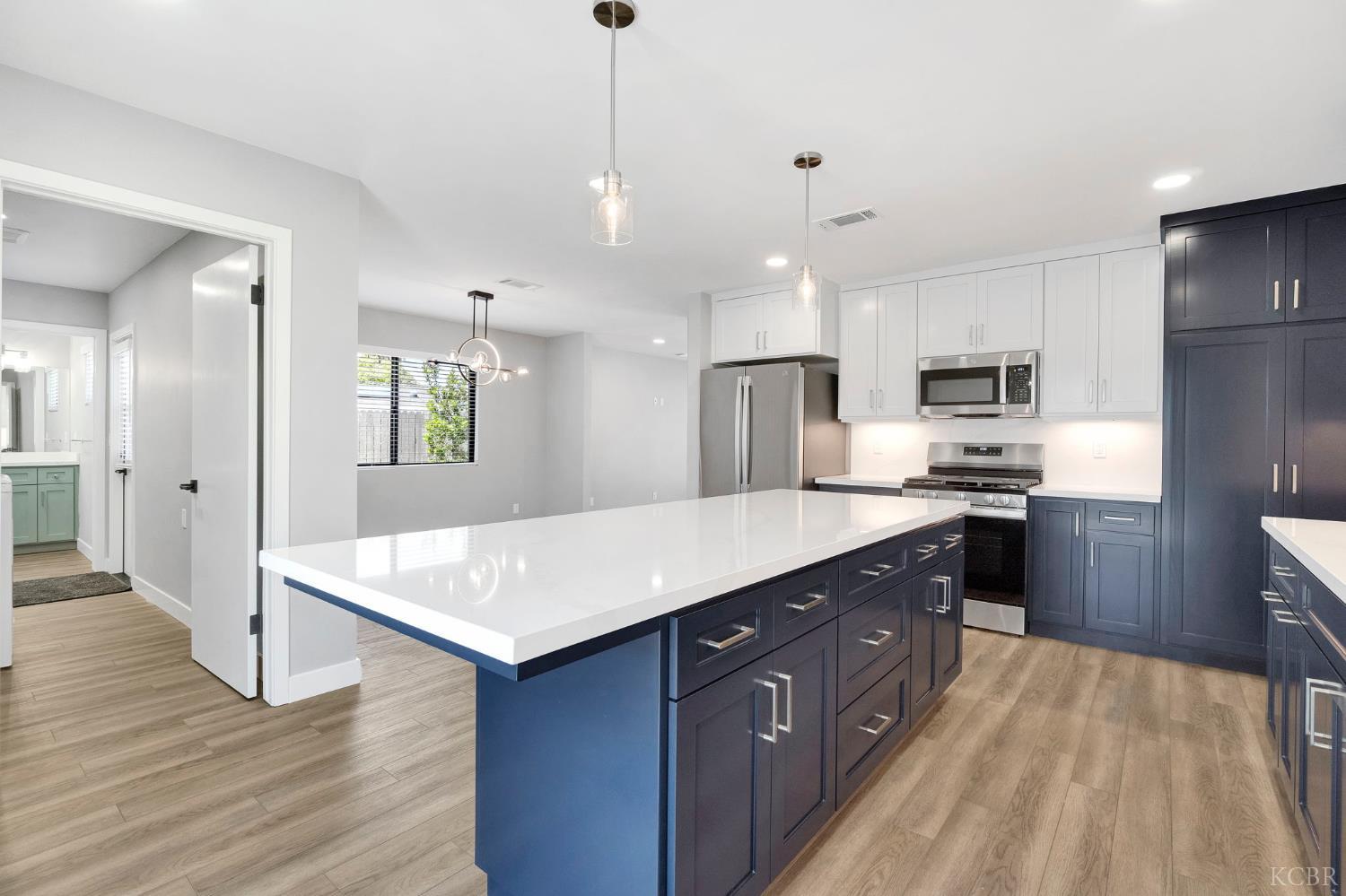 2344 Magnolia Ct, Hanford, CA 93230